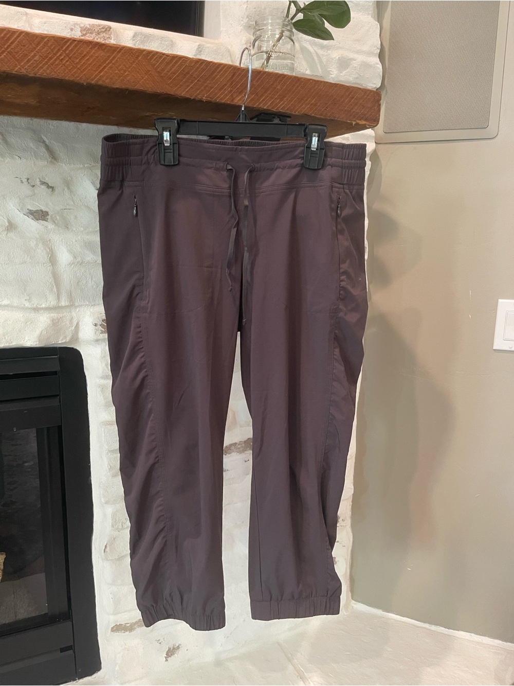 Athleta Ruched Cropped Taupe Joggers